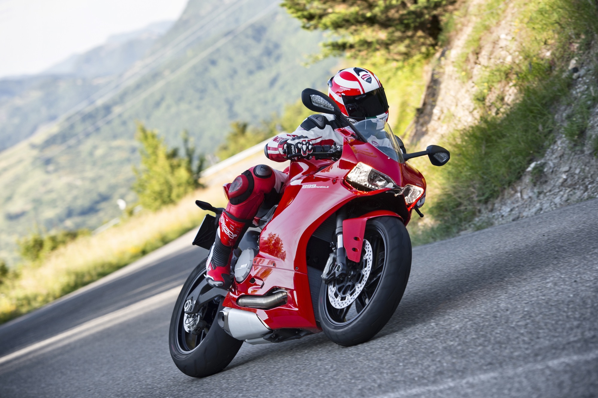Ducati Unveils Supermid Panigale Motorbike Writer