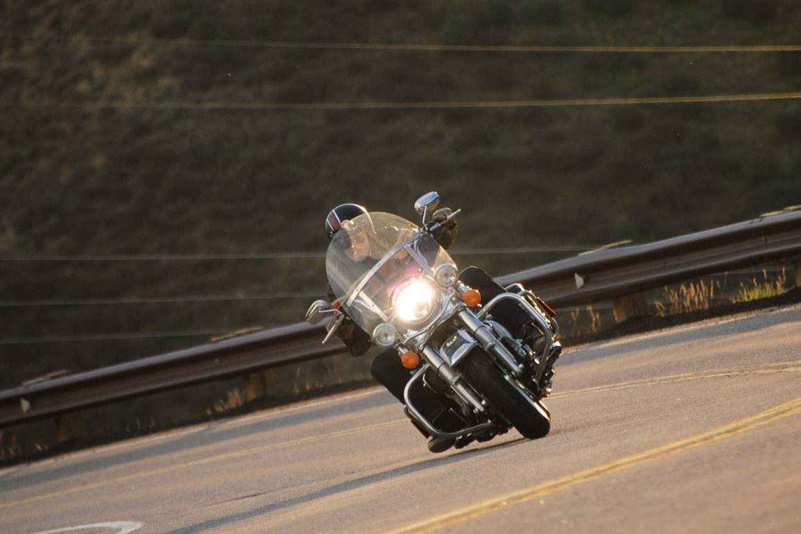 Five Riding Tips How To Corner On A Cruiser Motorbike Writer