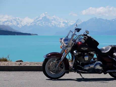 Harley-Davidson Road King, Lake Pukaki and Mt Cook