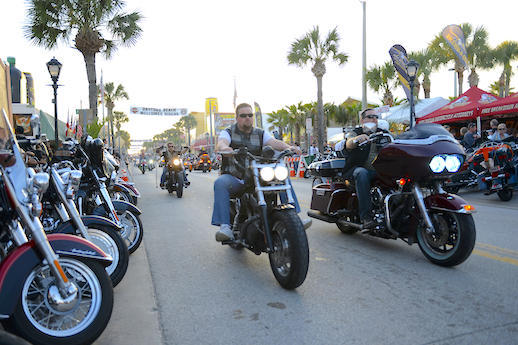 FL 75th Bike Week Pin & Poker Chip Details about   Harley Davidson Daytona/New Smyrna Beach 