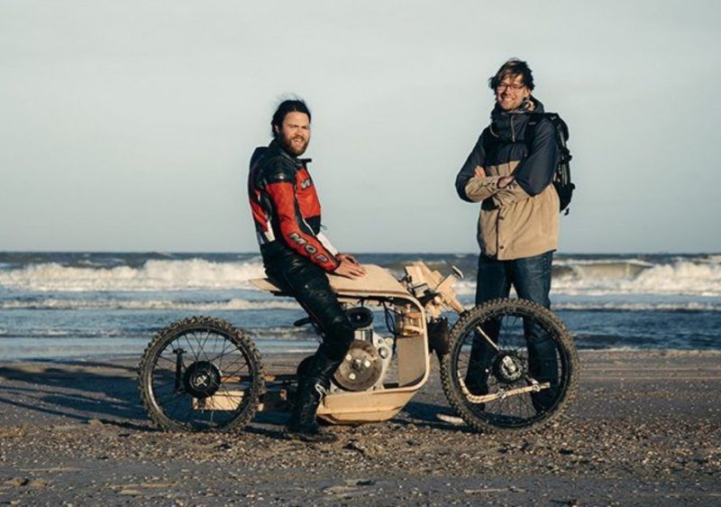 Dutch wooden bike runs on algae oil combustion