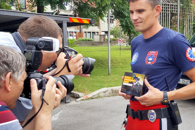 Slovenian Paramedics and police use Smart Turn System self-cancelling indicators