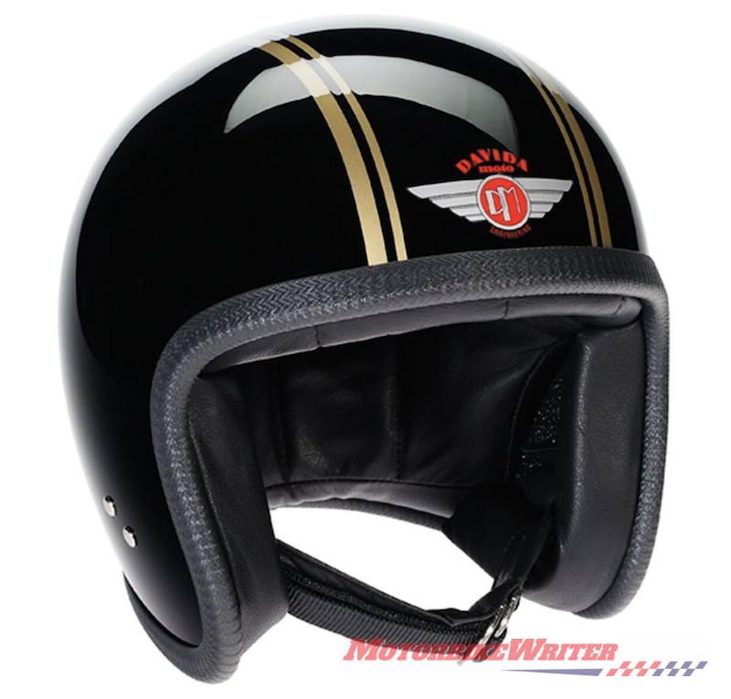 Davida Speesdster V3 how to fit motorcycle helmet