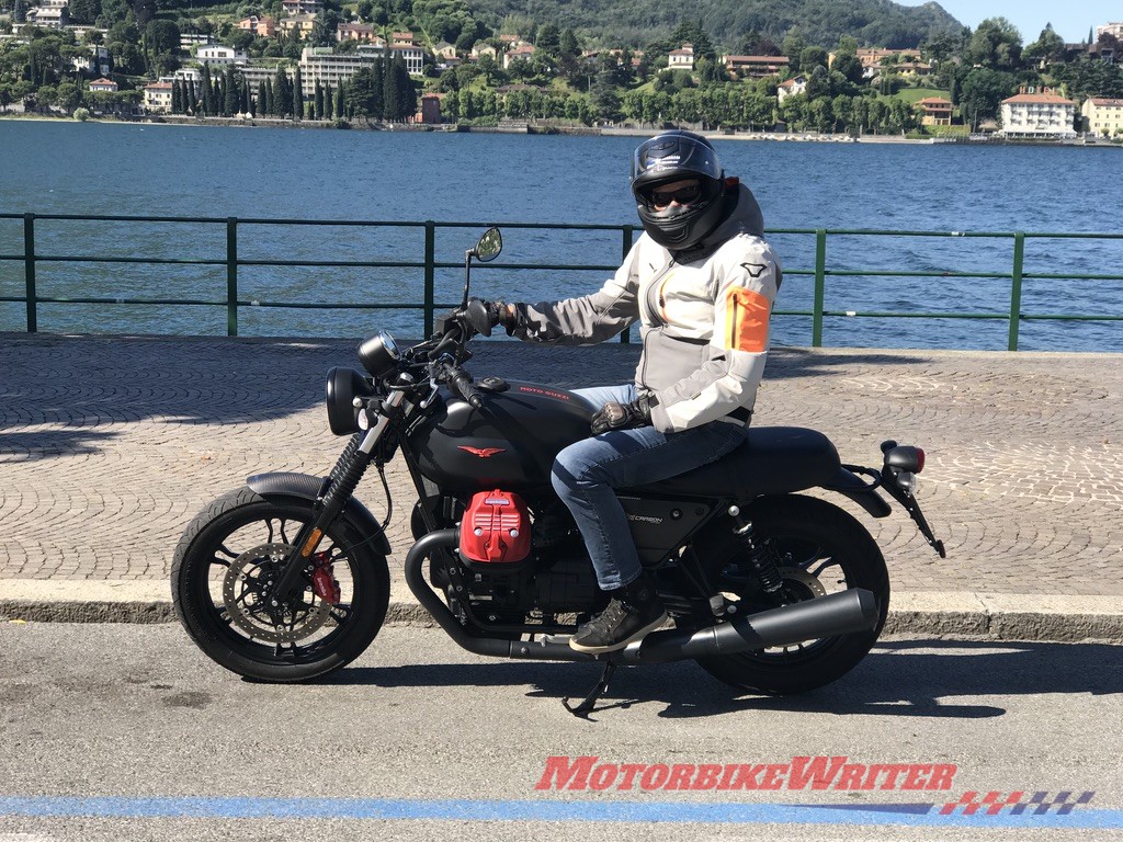 Sexy Moto Guzzi V7 Carbon Dark 