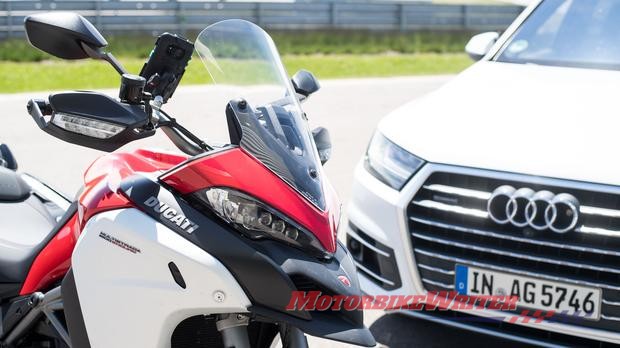 Ducati and Audi demonstraties V2X radar monitors