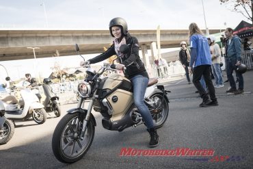 (Image: Intermot) E-Scooter electric scooter women female plug money