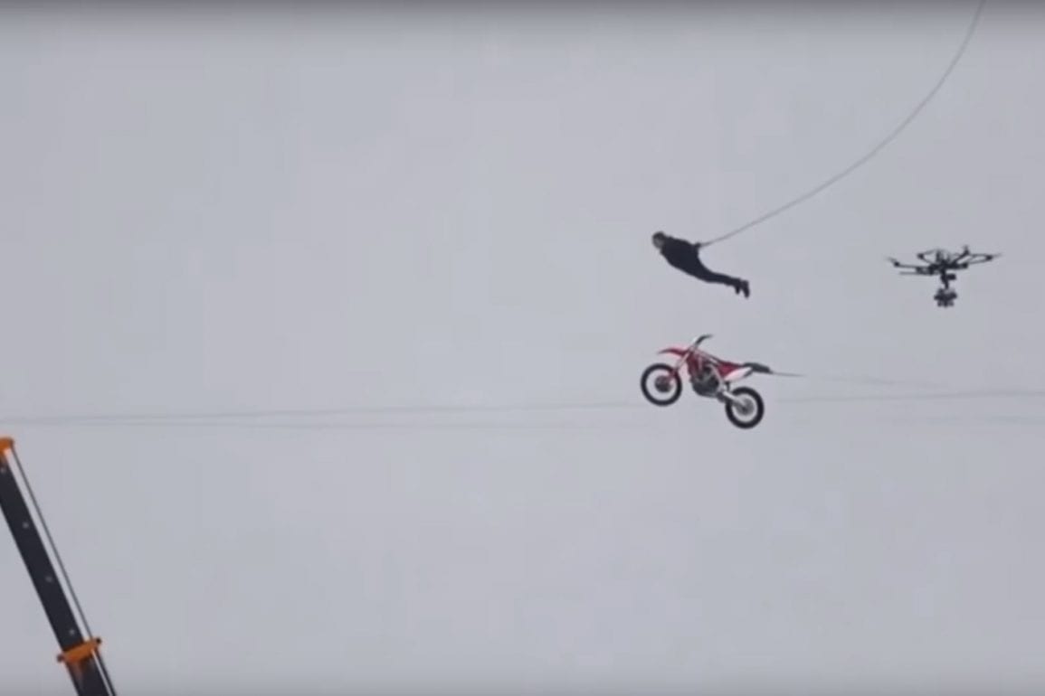 Tom Cruise Performs Daring Bike Stunt - Motorbike Writer
