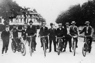 Early Australian motorcyclists in Brisbane outside Parliament House 1907