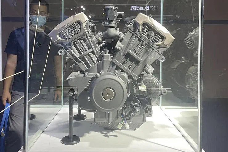 Chinese-Company-Benda-Debuts-Two-New-V4-Engines-2