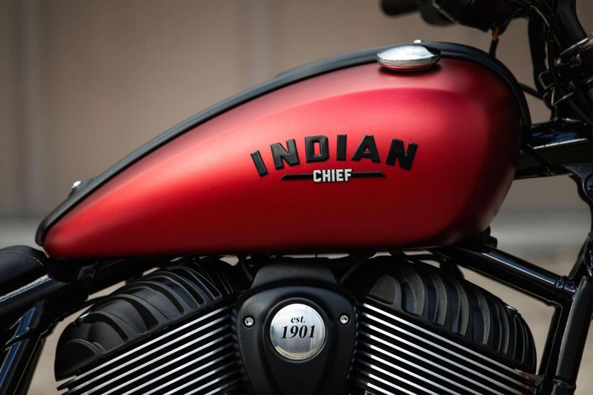 2022 Indian Chief tank in red
